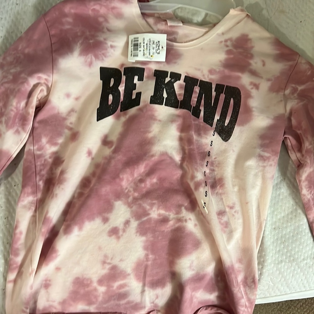 the size is s and never worn